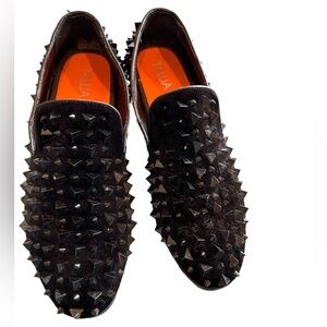 TALLIA TALKING MEN SPIKE LOAFER IN VELVETY BLACK